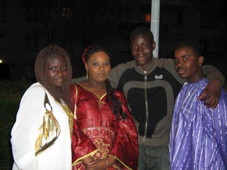      assia mody ahawa et samba    en famille 